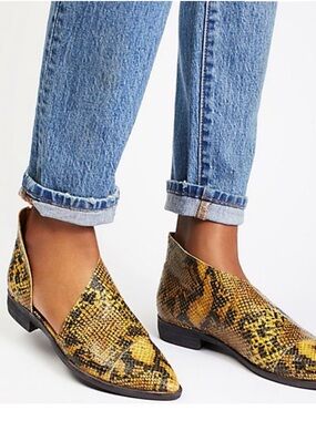 NEW. Free People Royale Flat. NEW IN BOX